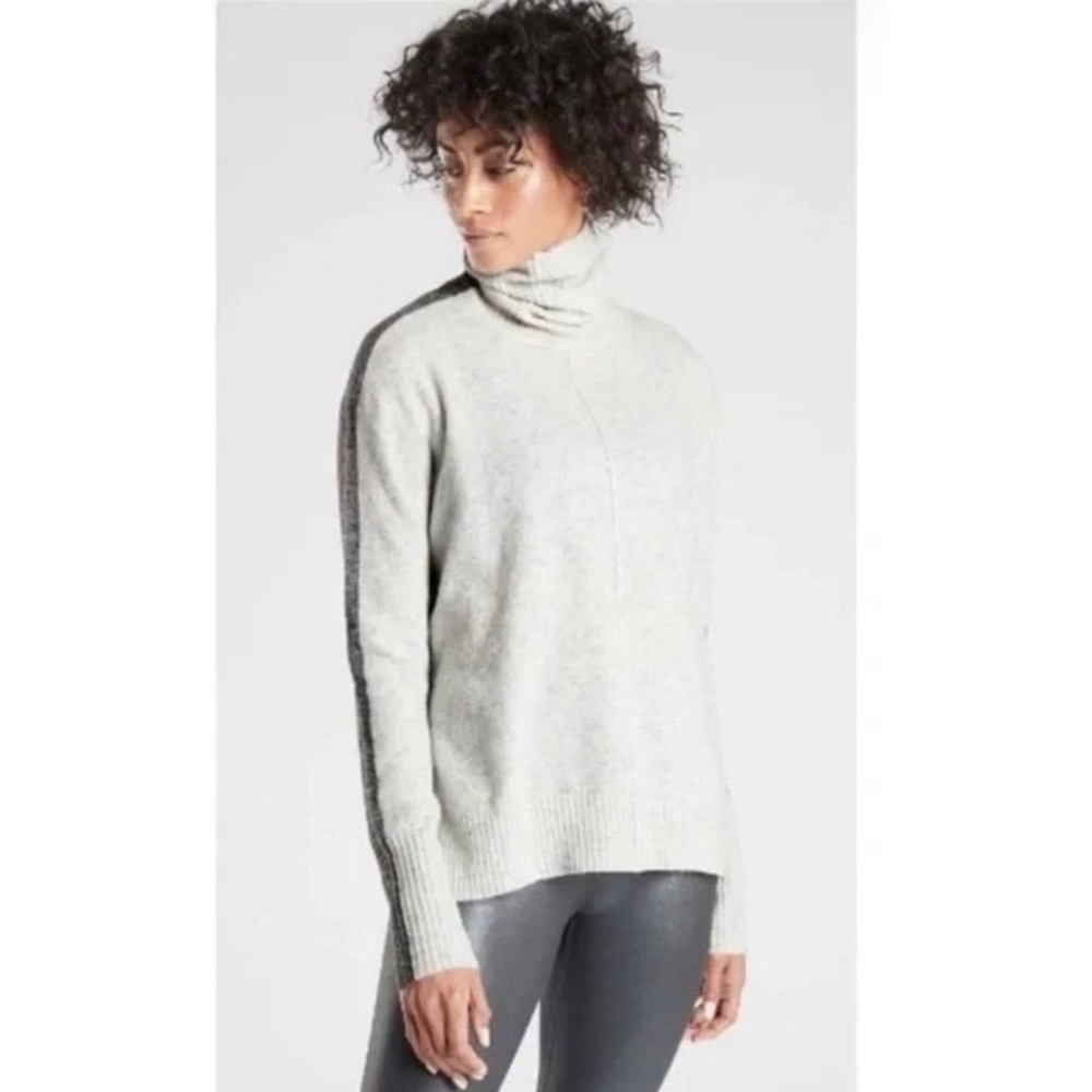 Athleta Loft Turtleneck Sweater Merino Wool Colorblock Grey XS 500936